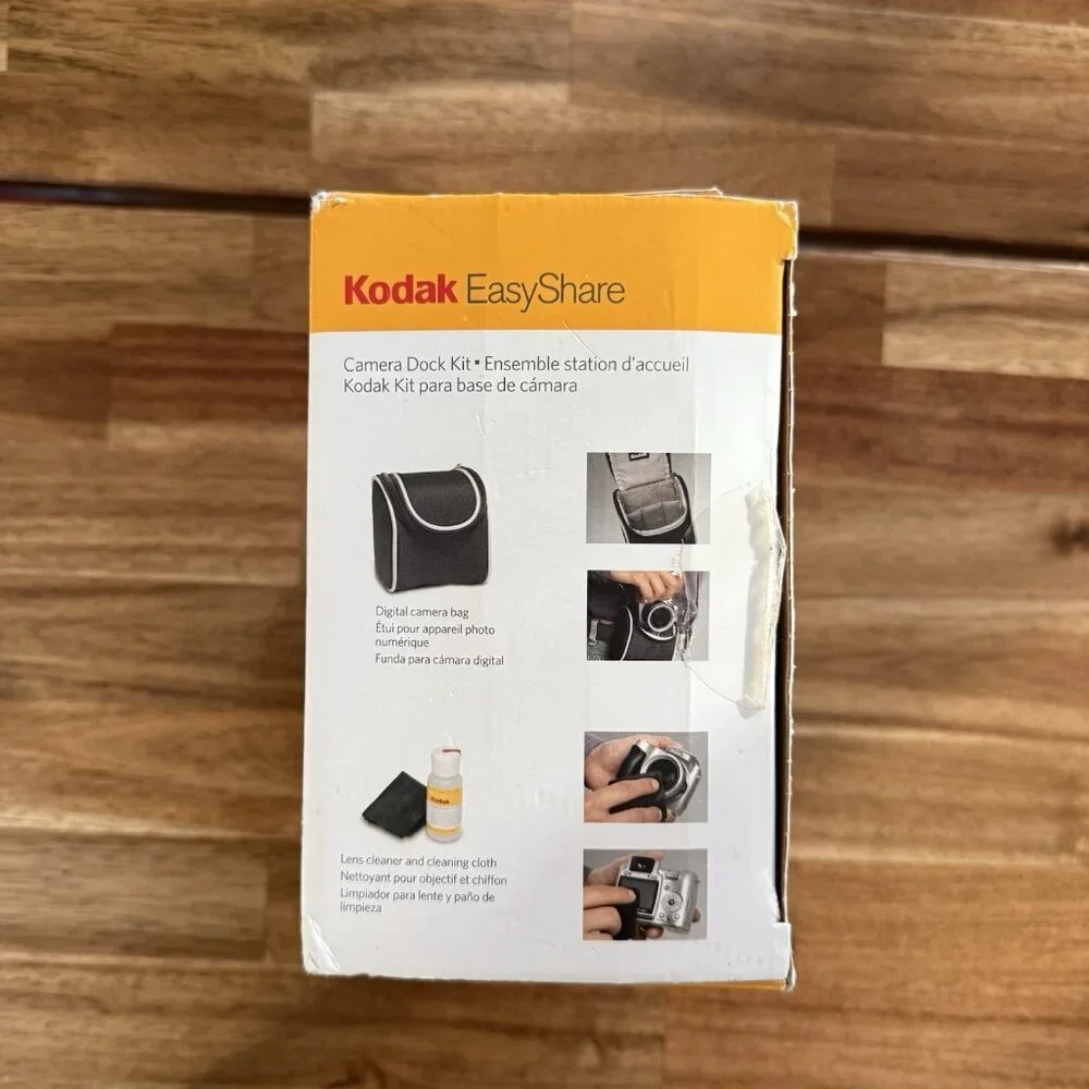 Kodak EasyShare Camera Dock Kit Dock Series C V Z P Camera Bag Lens Cleaning Kit